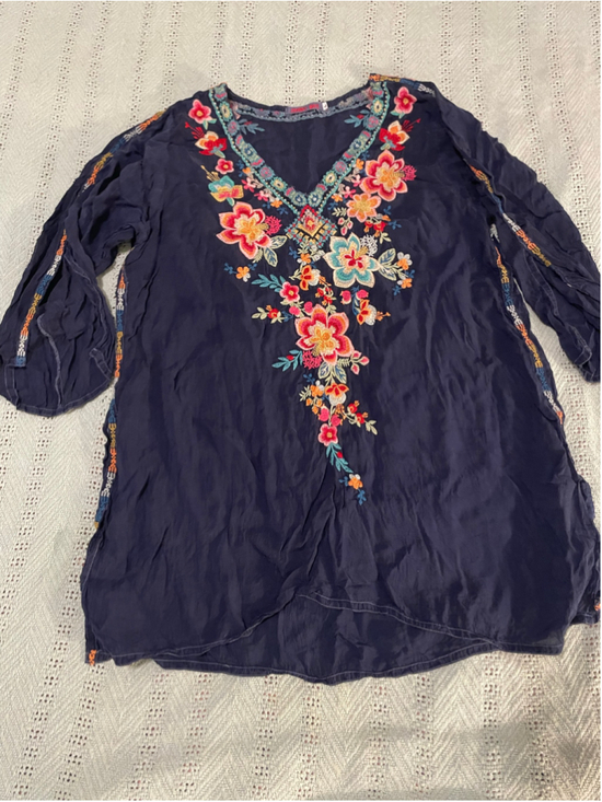 Johnny Was Tops - Johnny Was Embroidered floral boho Size L Navy
